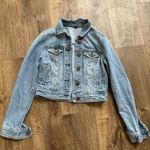 American Eagle Distressed Denim Jacket Small- Medium wash